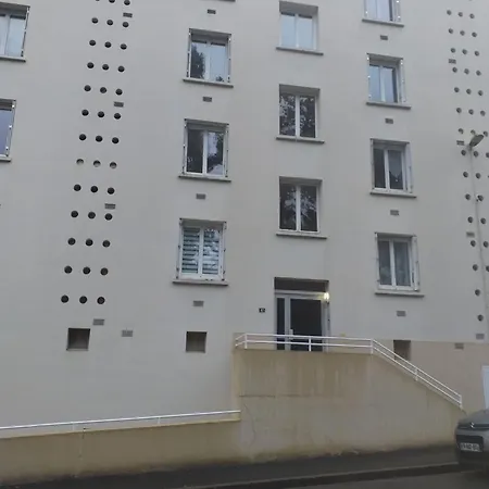 Petite Calme Et Lumineuse